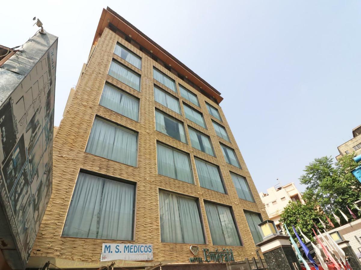 Hotel Emerald Kolkata Exterior photo