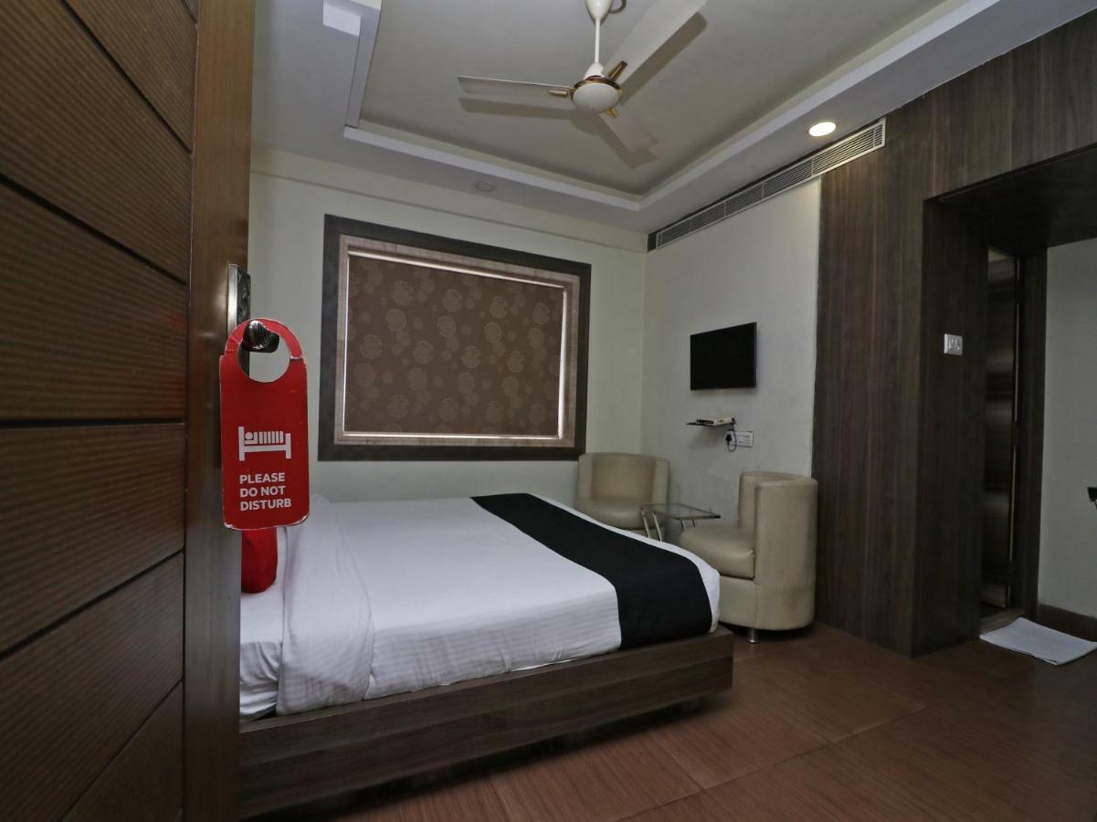 Hotel Emerald Kolkata Exterior photo