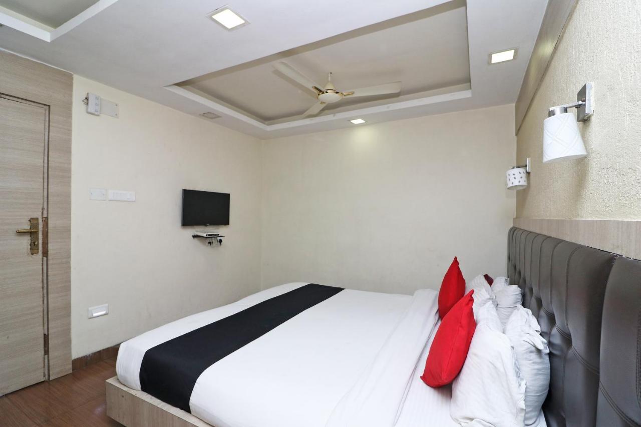Hotel Emerald Kolkata Exterior photo