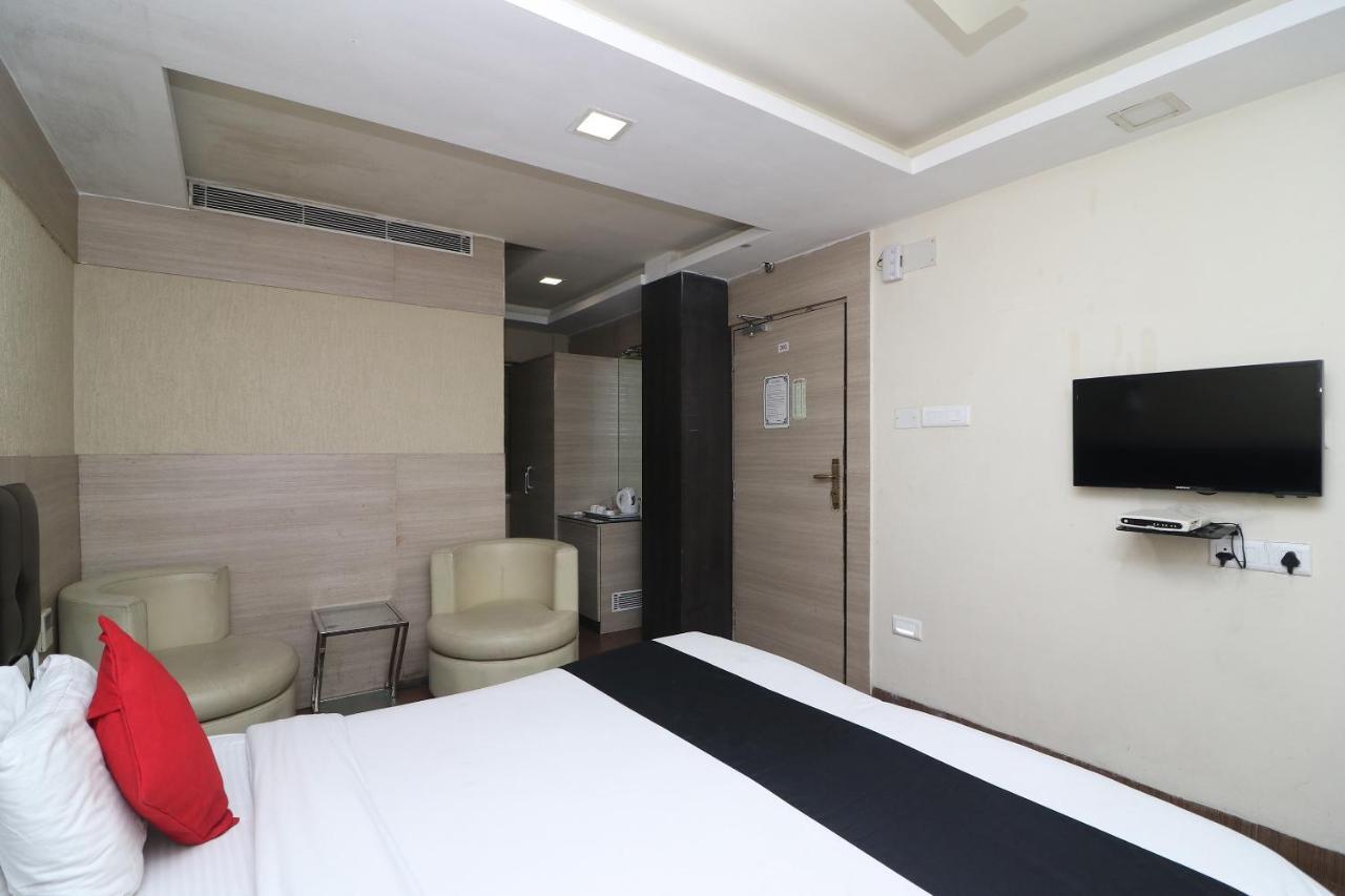 Hotel Emerald Kolkata Exterior photo