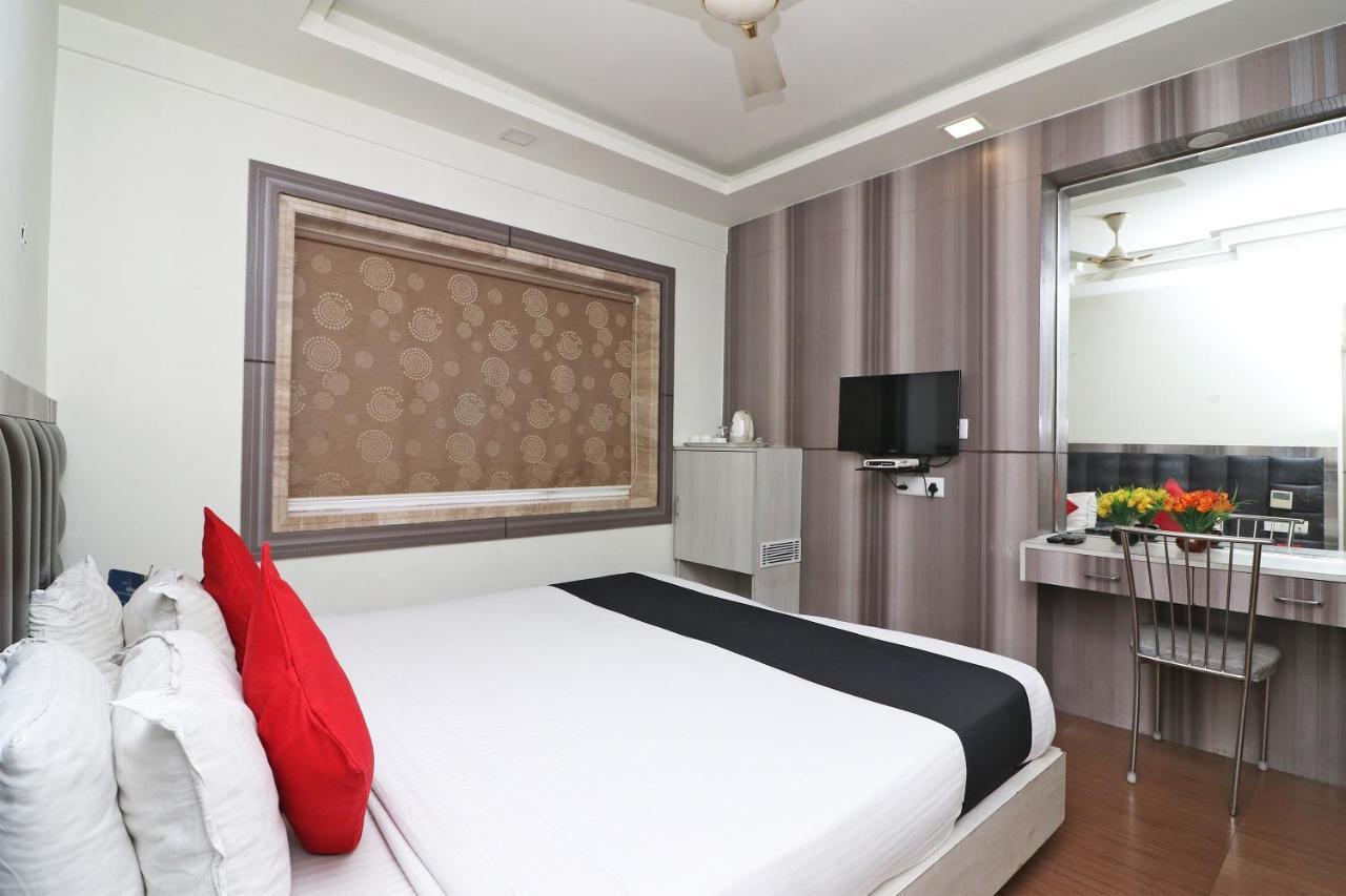 Hotel Emerald Kolkata Exterior photo