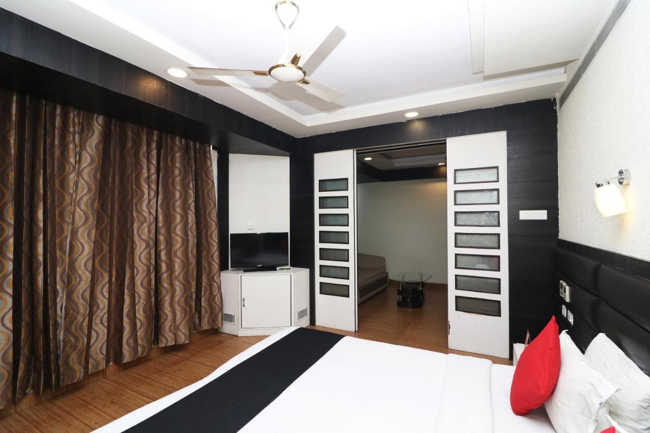 Hotel Emerald Kolkata Exterior photo